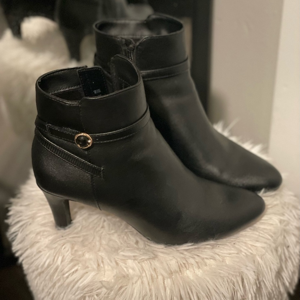 Black Lifestride ankle boots